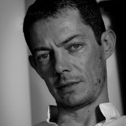 Fred OLIVER, webmaster et photographe du sosie Johnny Vegas